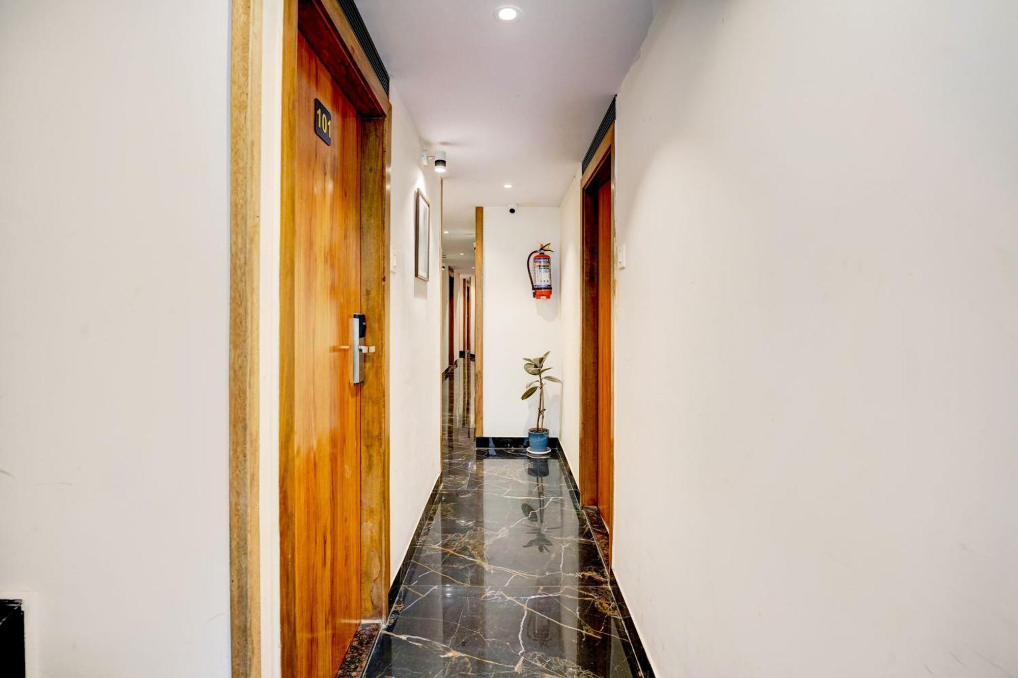 Super Hotel O Sakinaka Andheri Kurla Road Mumbai  Buitenkant foto